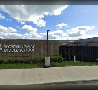 Worthington Mom Finds Daughter, 11, Reading Heartstopper, Sparks Library Fight