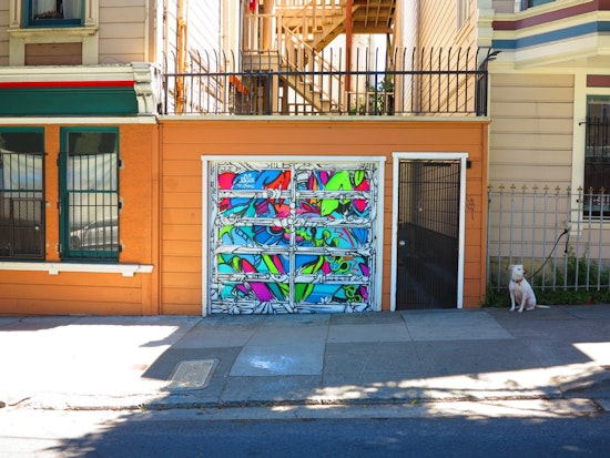 Artists Ian Ross And ELLE Collaborate On New Oak Street Mural