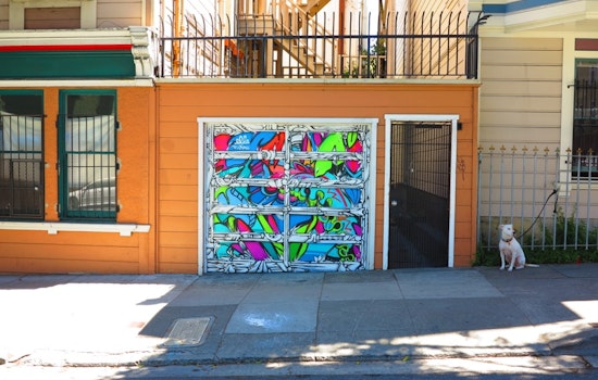 Artists Ian Ross And ELLE Collaborate On New Oak Street Mural