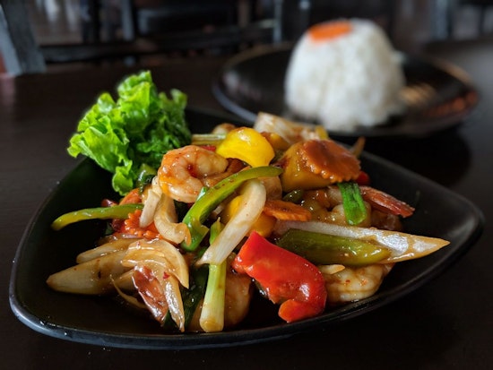 Monkey Thai swings into Alameda's South Shore