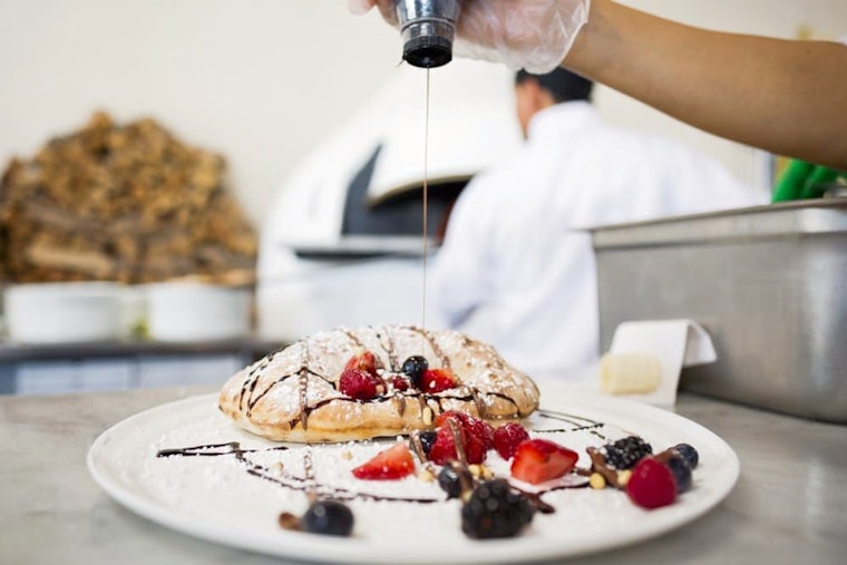 MidiCi Italian Kitchen brings Neapolitan pizza and Nutella calzones to Chapel Hill