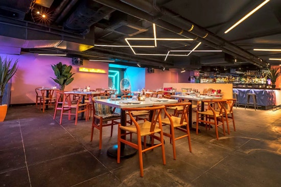 Neon-lit Mexican spot Taco Electrico debuts in Union Square