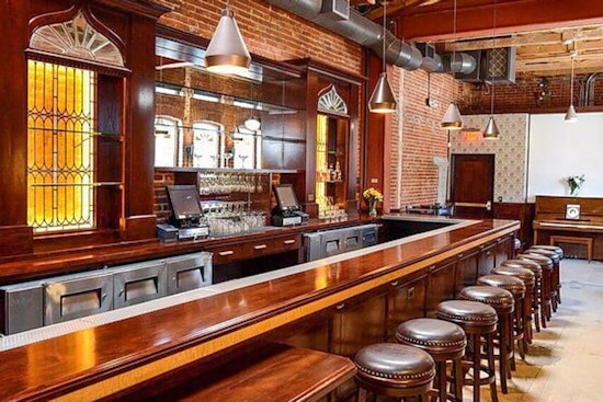 New bar Broadwater Plunge debuts in Hollywood