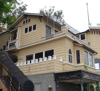 Group sues to stop historic Telegraph Hill restaurant from reopening