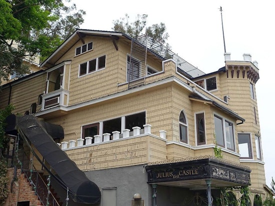 Group sues to stop historic Telegraph Hill restaurant from reopening