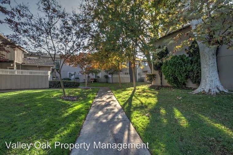 What will $900 rent you in Modesto, right now?