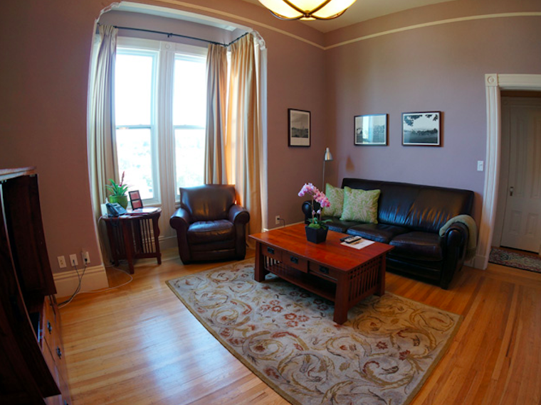 Unregistered Short-Term Rental Hotel Adopts 30-Day Minimum Stay
