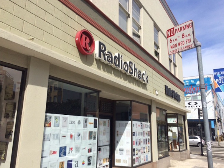 AT&T Store Headed To Former RadioShack On Polk