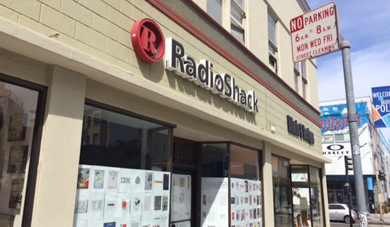AT&T Store Headed To Former RadioShack On Polk