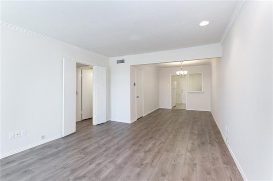 What will $1,200 rent you in Oak Lawn, right now?