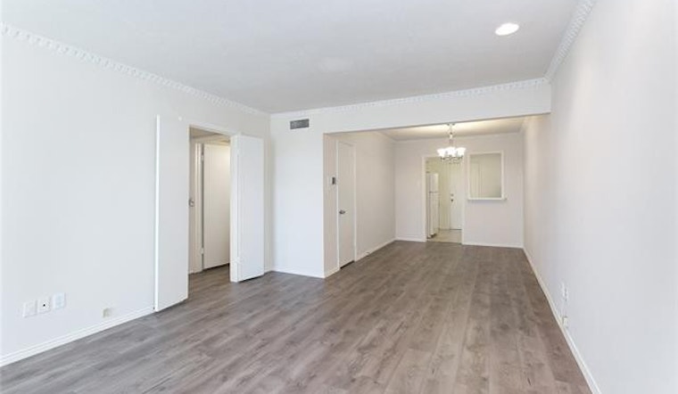 What will $1,200 rent you in Oak Lawn, right now?