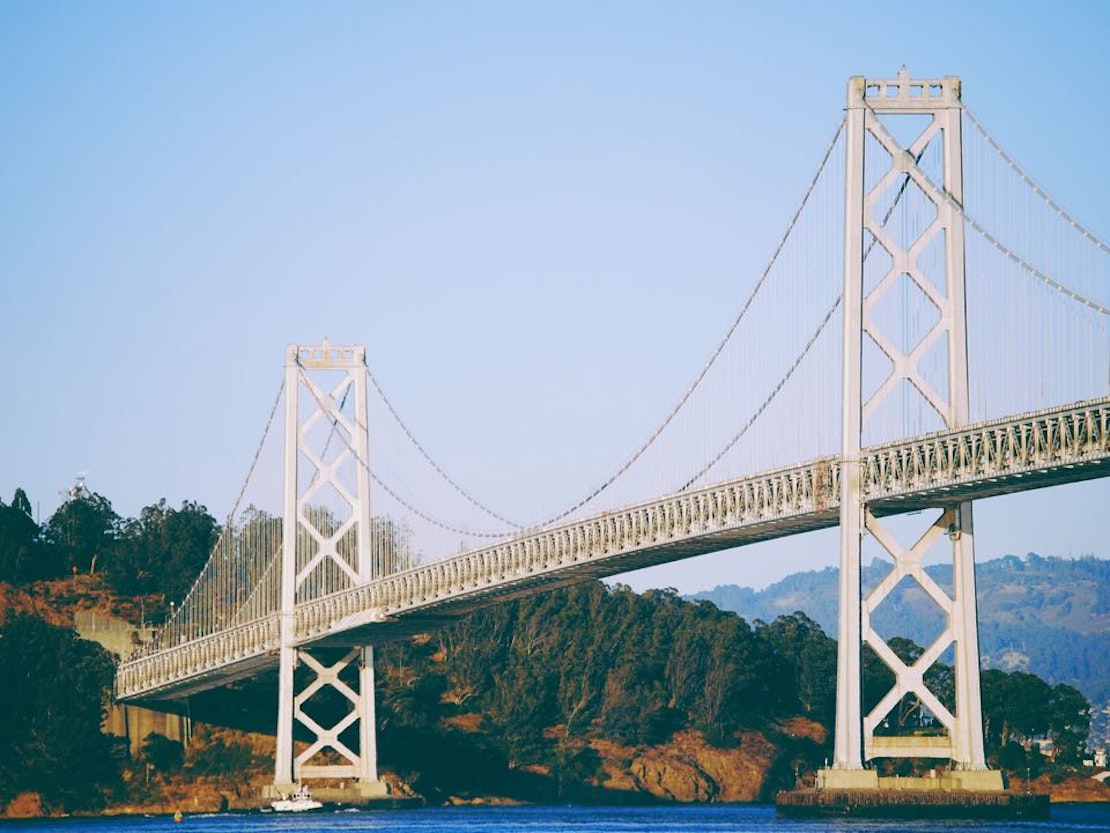 Shooting on the Bay Bridge kills 1, injures 2 this morning [Updated]