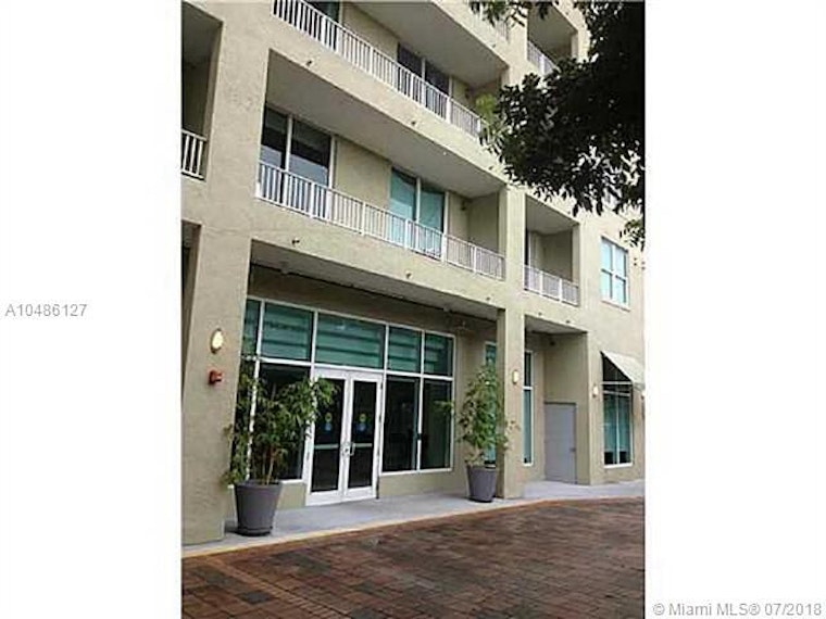 Renting in Coral Way: What will $1,800 get you?