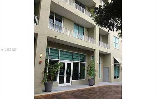 Renting in Coral Way: What will $1,800 get you?