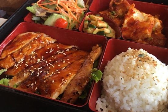 Izakaya Hi brings Japanese pub fare to West Oaks