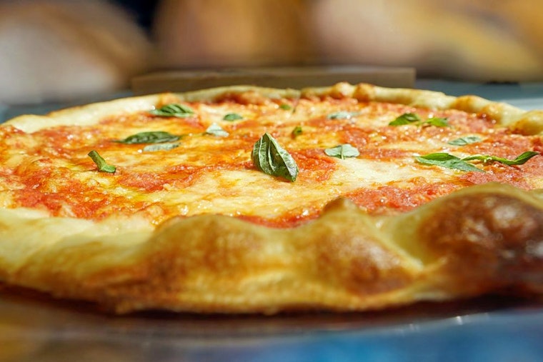 New Lupetti Pizzeria bakes up New York-style pies downtown