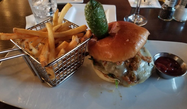 Troy's brings American cuisine, cocktails and live music to Arlington
