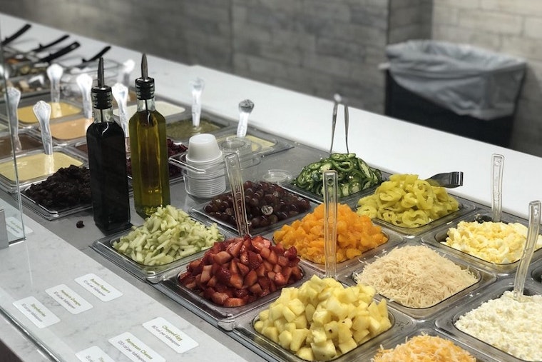 New fast-casual Salata opens in downtown Dallas