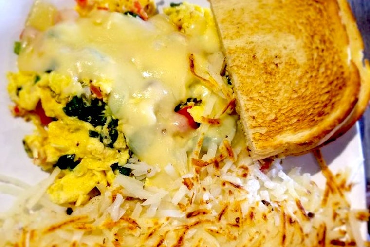 Manny's Place opens in Tacoma with breakfast, burgers and more