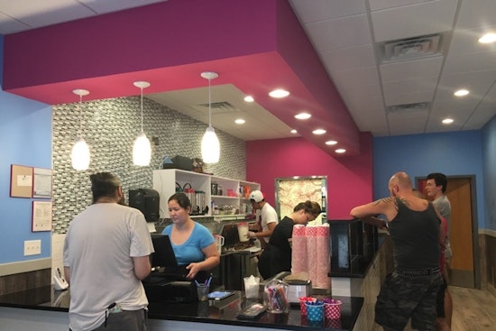 Icylicious Ice Cream Rolls brings eponymous treats to Rogers Park