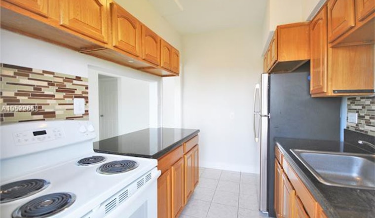 Renting in Miami Beach: What will $1,300 get you?
