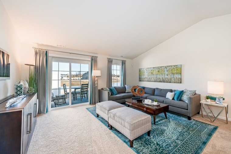 What's the priciest residential rental available in Aurora?
