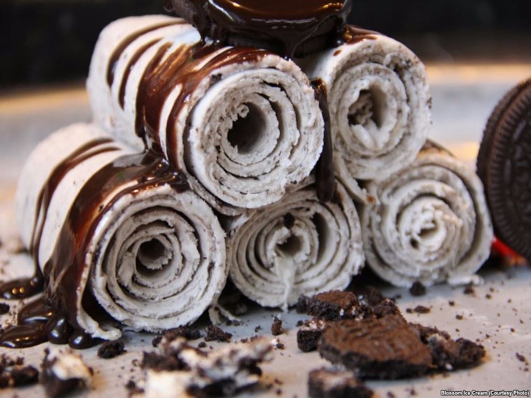 8 Below Creamery brings rolled ice cream and more to Burbank