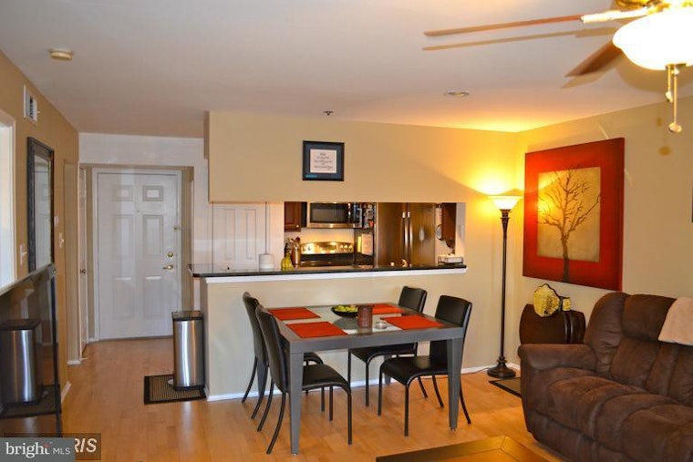 What will $1,600 rent you in Alexandria West, right now?