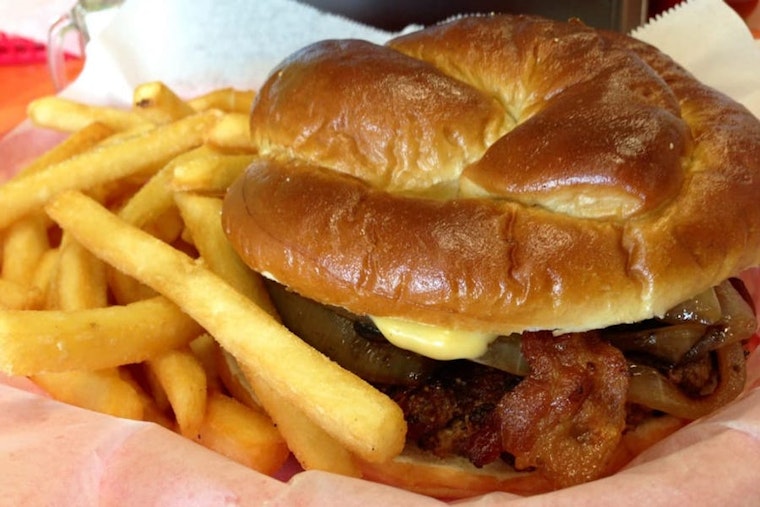 Craving burgers? Here are the 4 best spots in Fayetteville