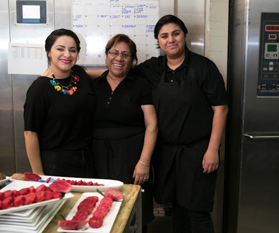 Mexican food vendor El Pípila receives city's 3rd women's entrepreneurship grant