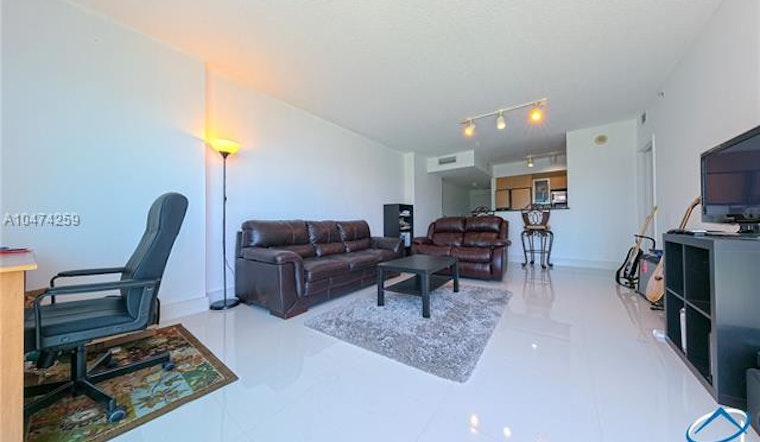 What will $2,100 rent you in Miami, right now?