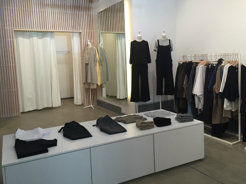 Oak + Fort Clothing Boutique Now Open On Hayes