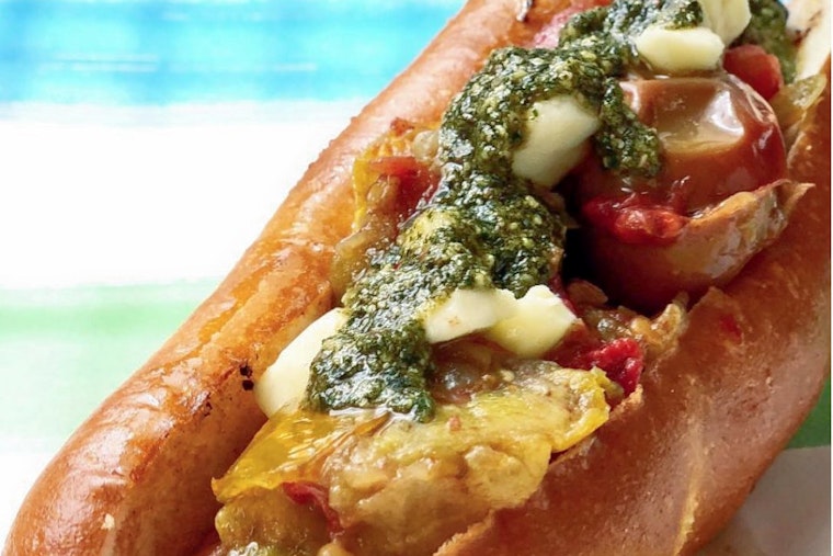 New service Loud Mouth Food Bikes delivers gourmet hot dogs in Chicago