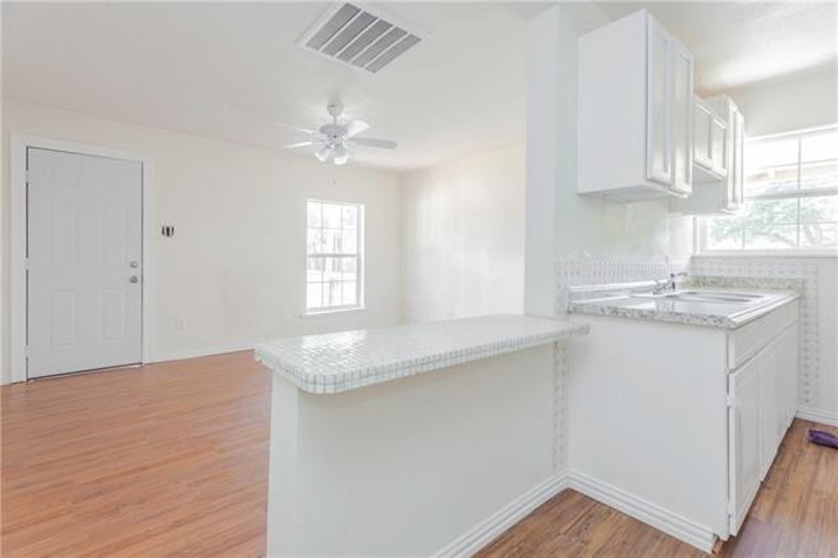 The cheapest apartment rentals in Oak Lawn, explored