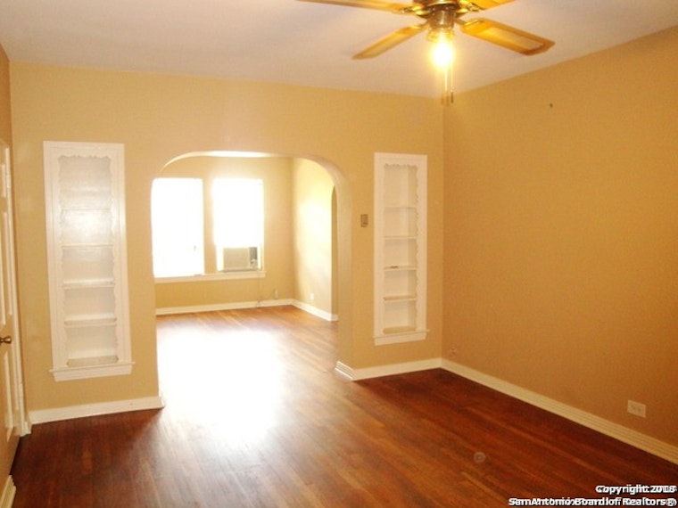 Renting in Alta Vista: What will $900 get you?