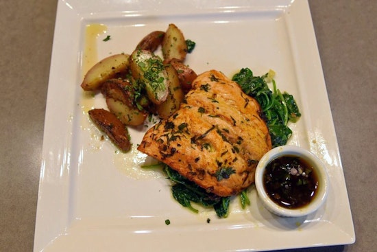 New cafe Neo Baguette opens in the Heights with French and Mediterranean dishes