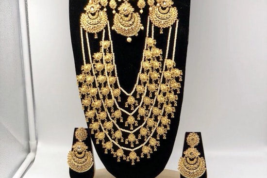 Get jewelry and more at Sharpstown's new Pearlings Designer Collection