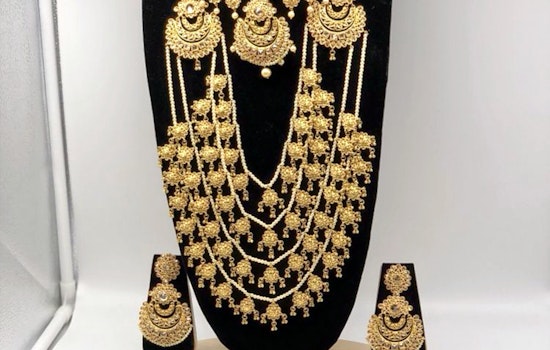 Get jewelry and more at Sharpstown's new Pearlings Designer Collection