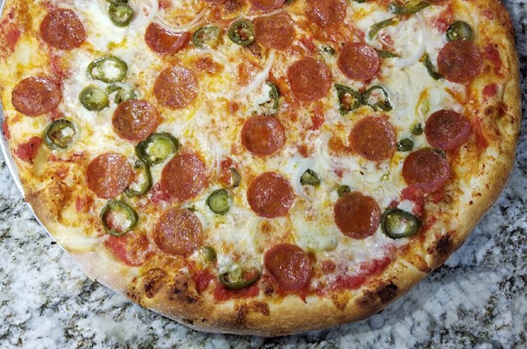 Salamone's Pizza makes its debut in Tacoma
