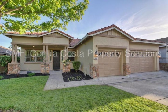 What's the priciest residential rental listed in Roseville today?