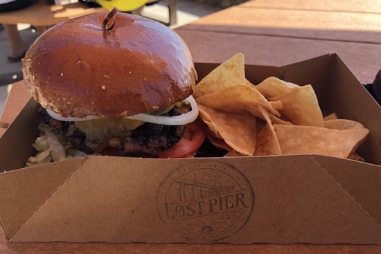 Lost Pier Cafe makes debut, with fresh seafood and ocean views