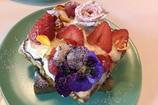 Neck of the Woods debuts in Brentwood with breakfast and brunch