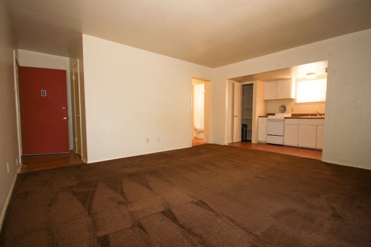 What's the cheapest rental available in Mahncke Park, right now?