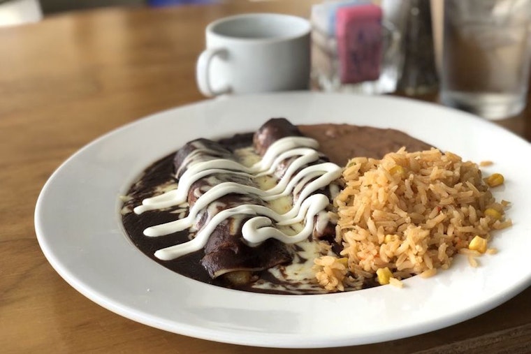 Mexican breakfast, Cajun seafood and more: What's trending on San Antonio's food scene?
