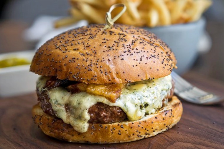 Burger joint Hank's opens in Pacific Palisades