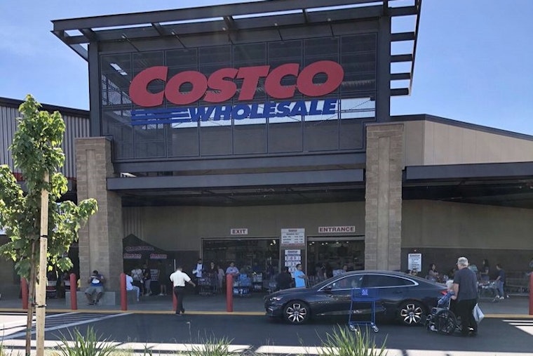 Elk Grove Costco opens its doors