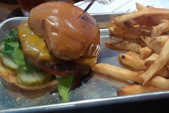 Burger chain Slater's 50/50 comes to North Dallas