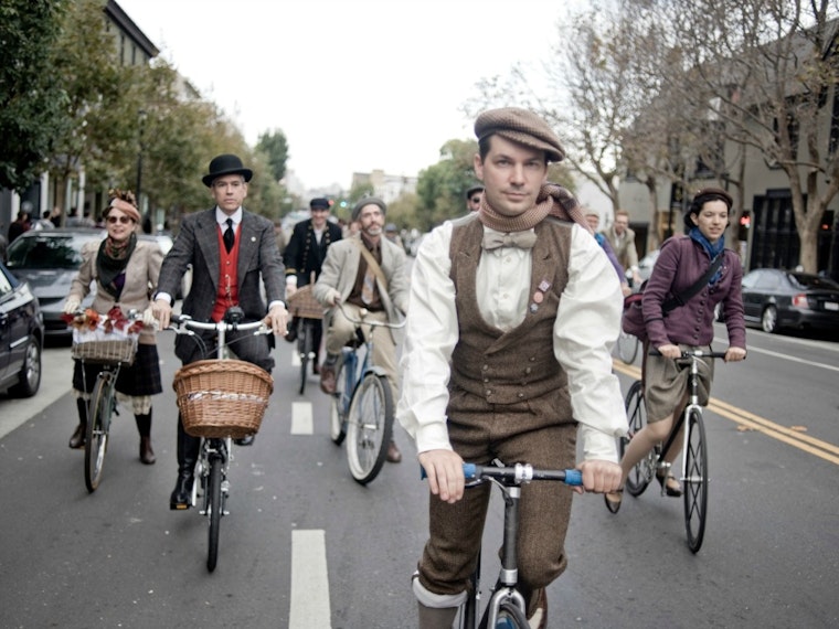 Hayes Valley Week: Free Movie, Tweed Bike Ride, A Juice Fundraiser, More