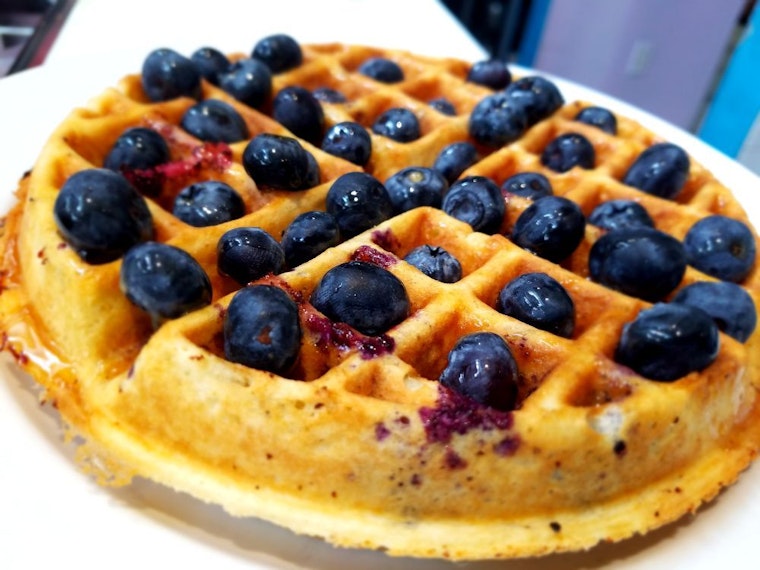 Food and drinks: 4 new spots to try in Chicago