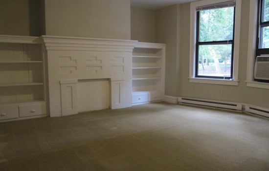 What does $900 rent you in Point Breeze North, today?